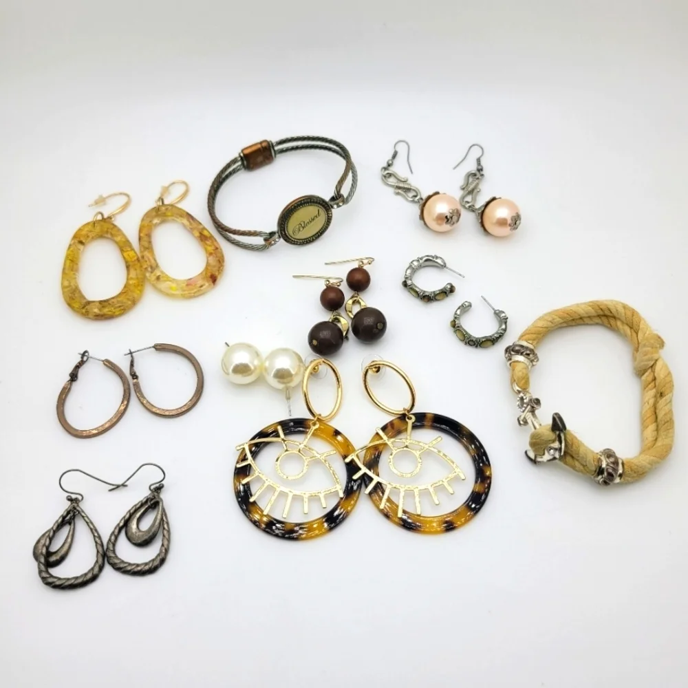 Lot of 10 Silver Gold Tone Vintage Earrings Set + 2 Bracelets